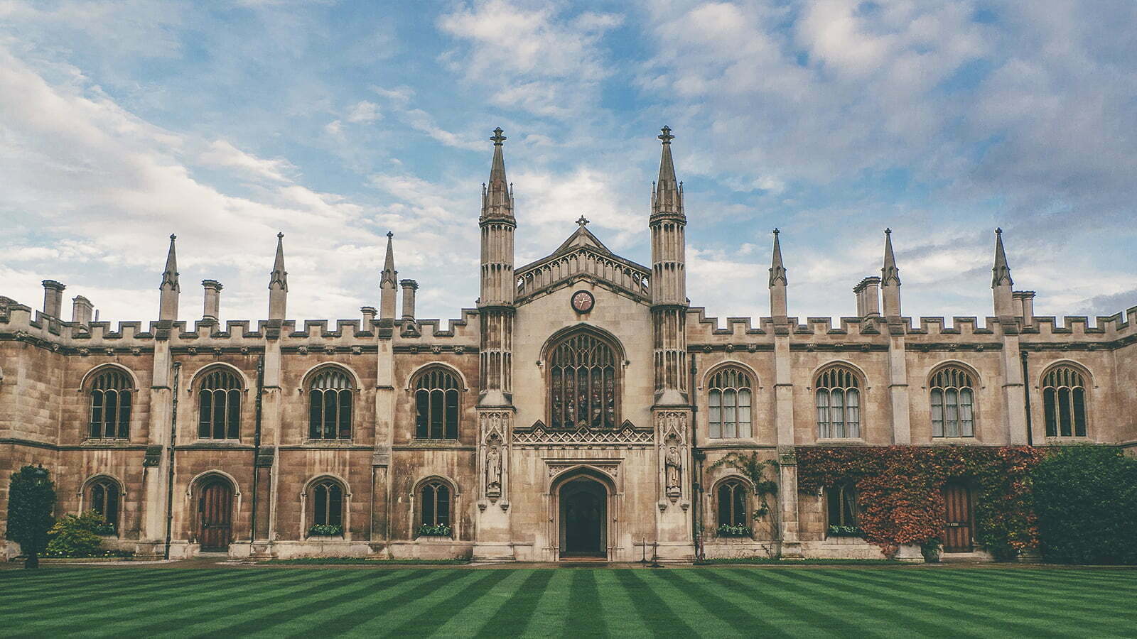 Picture of the front of a University building